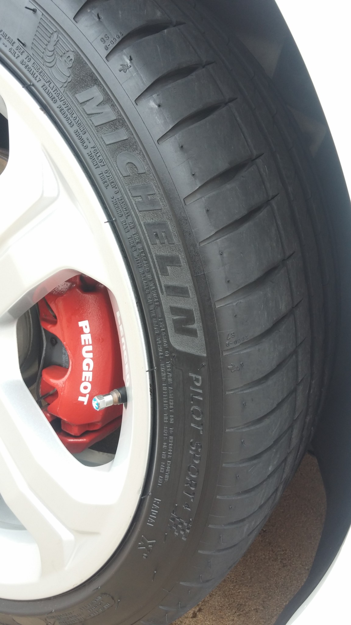 Peugeot (OEM) · 18x8.0 4x108 ET40 · Bridgestone 225/40 R18 · x2 · Foto 5