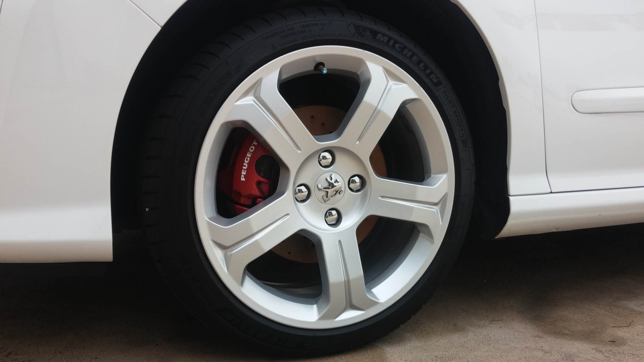 Peugeot (OEM) · 18x8.0 4x108 ET40 · Bridgestone 225/40 R18 · x2 · Foto 6