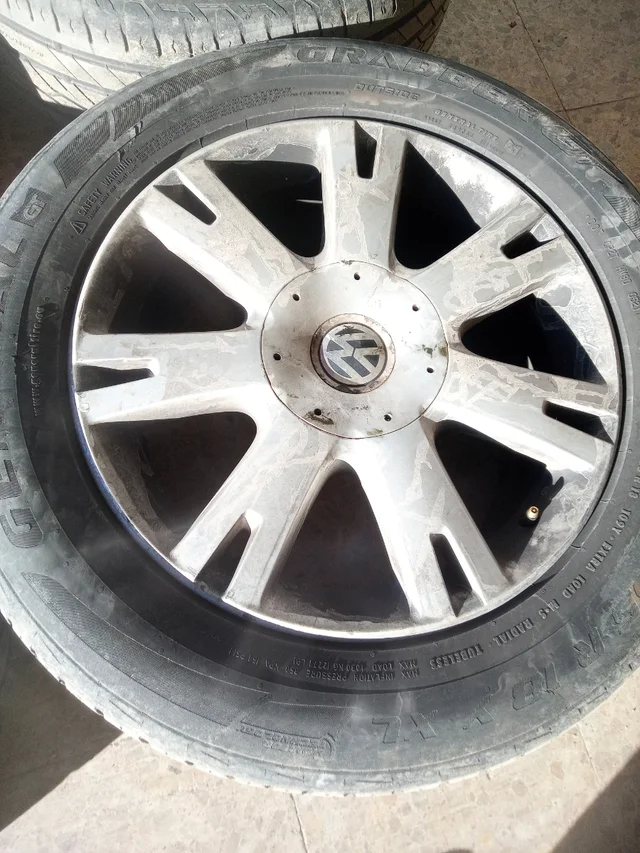 Volkswagen (OEM) TOUAREG  · 18x8.0 5x120 ET57 · General Tire 255/55 R18 · x4 · Foto 3
