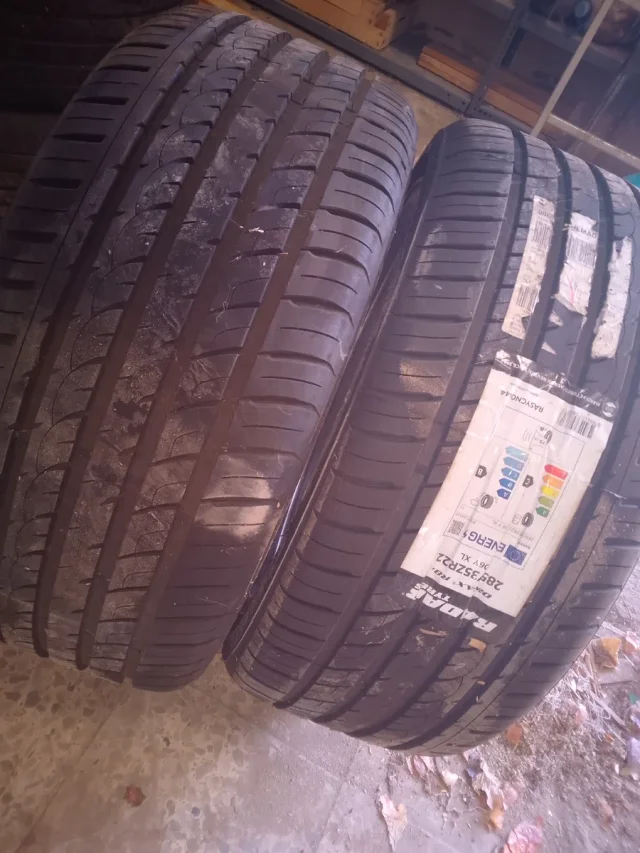 Land Rover (OEM) · 22x9.5 5x120 ET45 · Radar 285/35 R22 · x4 · Foto 5
