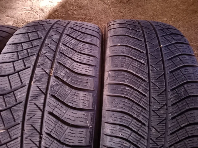 Michelin Pilot Alpin · 265/45 R19 + 295/40 R19 · x4 · Foto 2