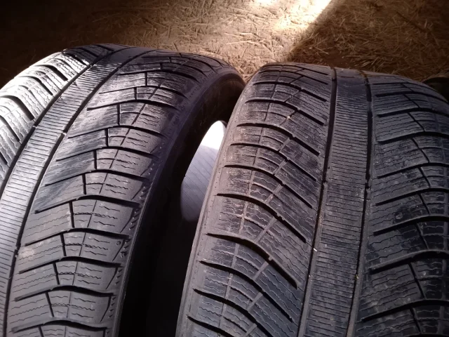 Michelin Pilot Alpin · 265/45 R19 + 295/40 R19 · x4 · Foto 3