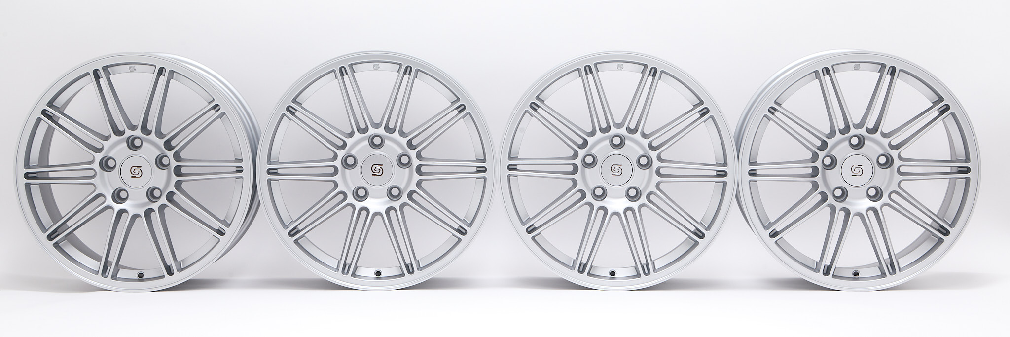 Samorai Victoria Hyper Silver · 18" 8.5–9.5J 5x120 · a medida · Foto 9