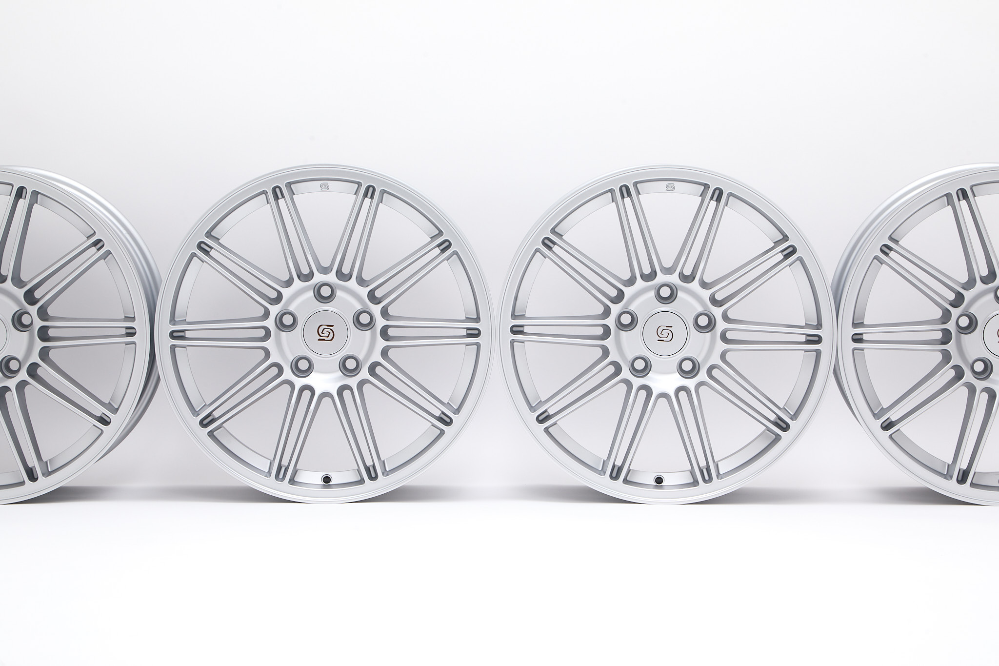 Samorai Victoria Hyper Silver · 18" 8.5–9.5J 5x120 · a medida · Foto 10