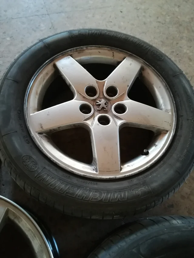 Peugeot (OEM) 407 · 16x6.5 5x108 ET44 · Michelin 205/55 R16 · x5 · Foto 2