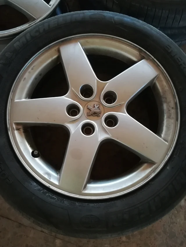 Peugeot (OEM) 407 · 16x6.5 5x108 ET44 · Michelin 205/55 R16 · x5 · Foto 3