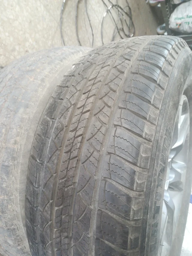 Michelin Latitude Tour · 265/65 R17 · x4 · Foto 1