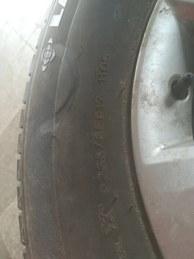 Michelin Latitude Tour · 265/65 R17 · x4 · Foto 2