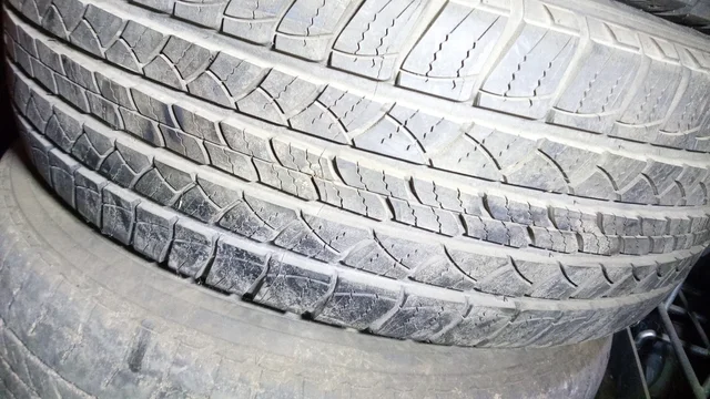 Michelin Latitude Tour · 265/65 R17 · x4 · Foto 5