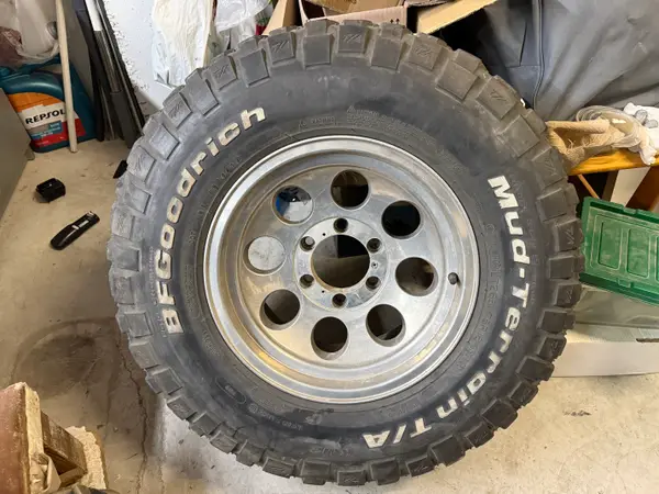 BFGoodrich Mud terrain · 265/75 R16 · x4