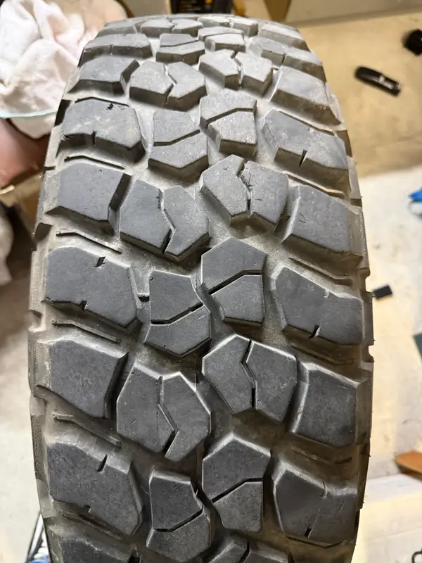 BFGoodrich Mud terrain · 265/75 R16 · x4 · Foto 3