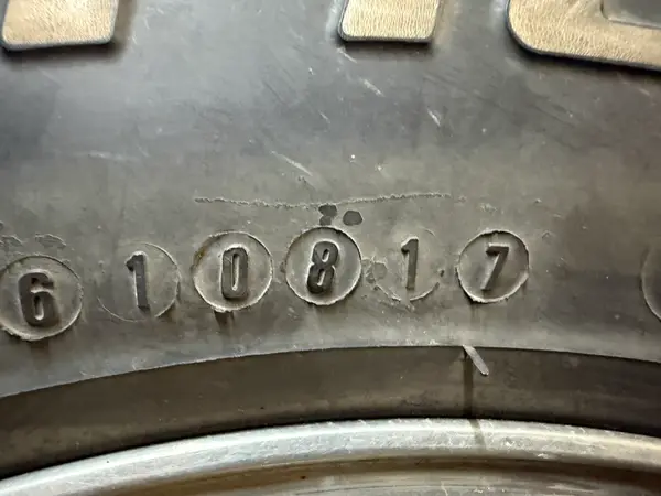 BFGoodrich Mud terrain · 265/75 R16 · x4 · Foto 5