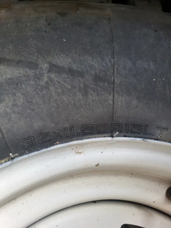 Nissan (OEM) · 15x7.5 6x139.7 ET25 · Nankang 32x11.5 R15 · x4 · Foto 2