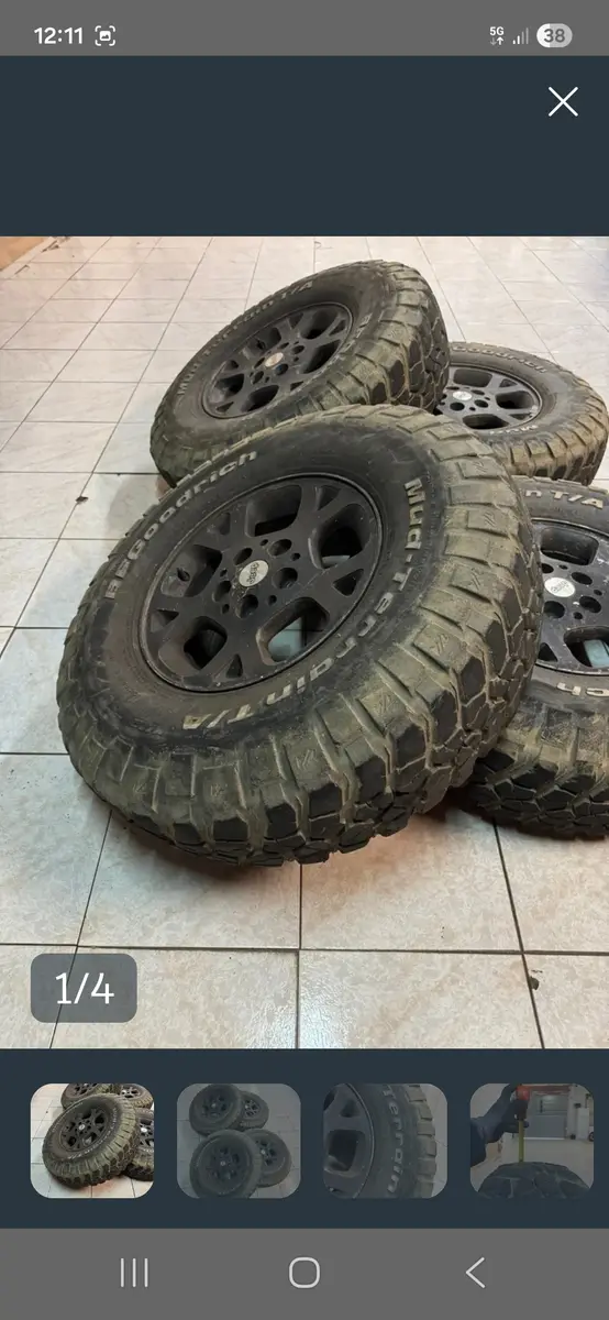 Jeep (OEM) Wj · 16x5.5 5x127 ET0 · BFGoodrich 255/85 R16 · x4
