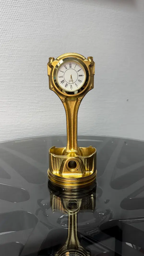 Reloj artesanal · Pistón y biela dorados · Foto 2