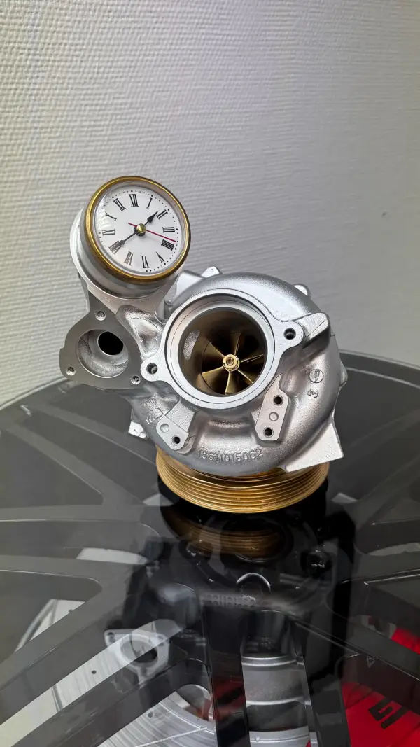 Reloj artesanal · Turbo Mercedes-Benz · Foto 2