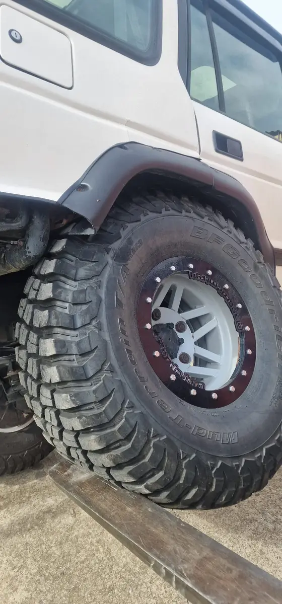 BFGoodrich Km3 Mud terrain · 35x12.5 R15 · x4 · Foto 2