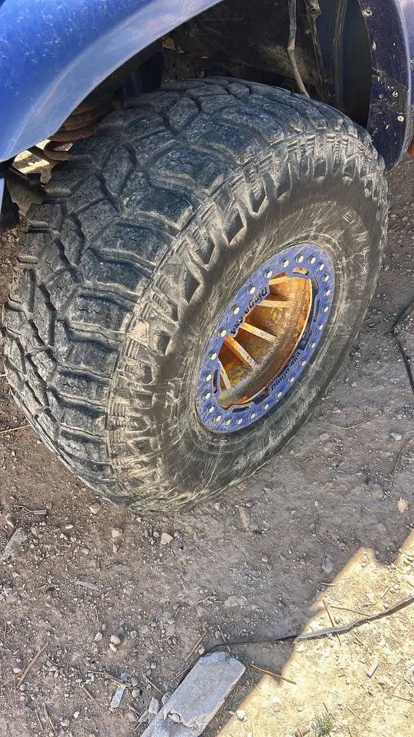 Dediland Dingo 4x4  · 15x10.0 6x139.7 ET-44 · Cooper 35x12.5 R15 · x4 · Foto 4