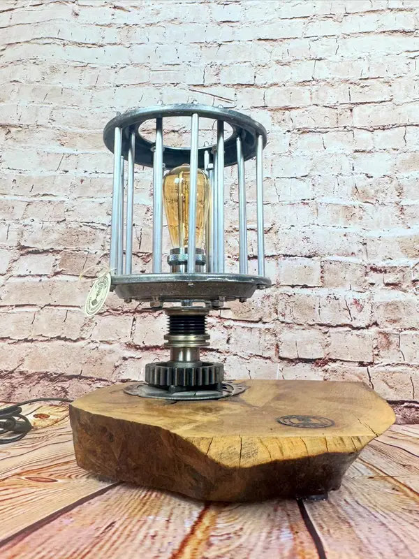 Lámpara artesanal industrial – Valbuena Designs
