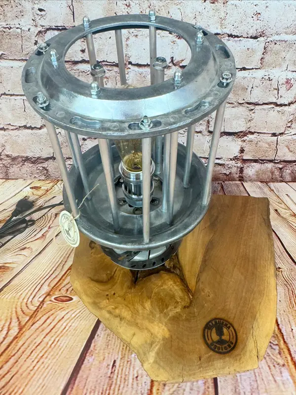 Lámpara artesanal industrial – Valbuena Designs · Foto 2