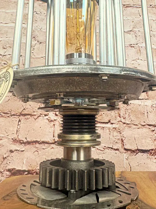 Lámpara artesanal industrial – Valbuena Designs · Foto 3