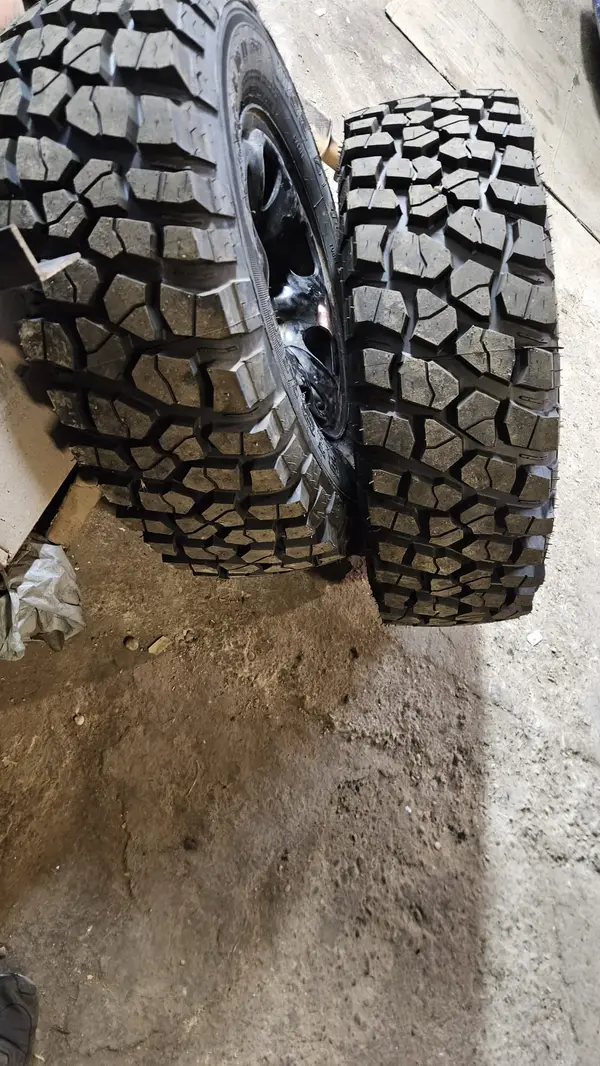 Nissan (OEM) Terrano 2 · 16x8.0 6x139.7 ET10 · Insa Turbo 235/85 R16 · x4 · Foto 2