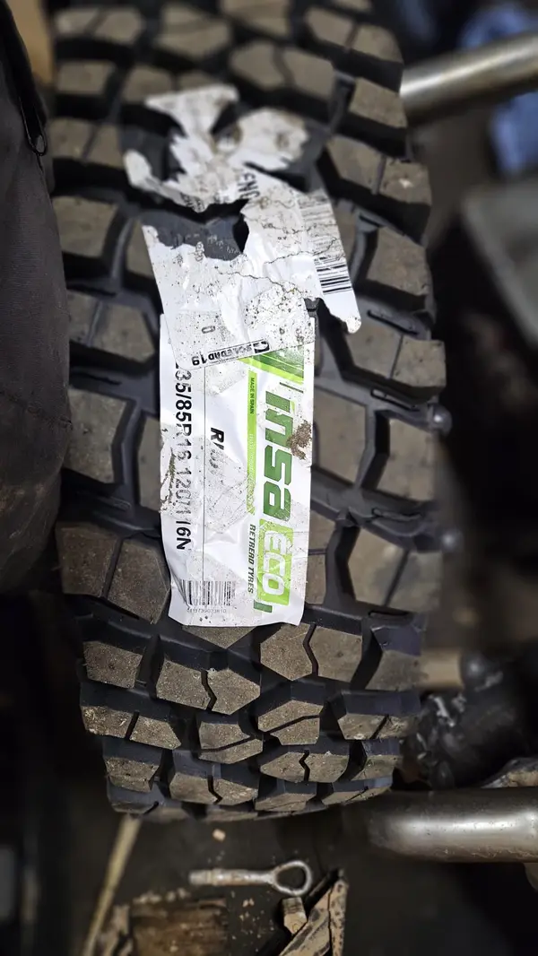 Nissan (OEM) Terrano 2 · 16x8.0 6x139.7 ET10 · Insa Turbo 235/85 R16 · x4 · Foto 4