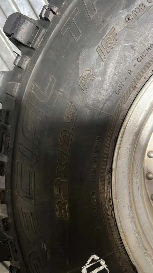 Desconocida · 15x10.0 6x139.7 ET-40 · Insa Turbo 33x12.5 R15 · x4 · Foto 2