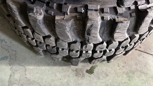 Desconocida · 15x10.0 6x139.7 ET-40 · Insa Turbo 33x12.5 R15 · x4 · Foto 3