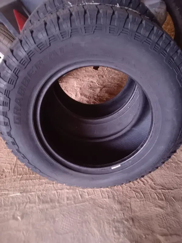 General Tire Grabber AT3 · 265/65 R17 · x2 · Foto 2