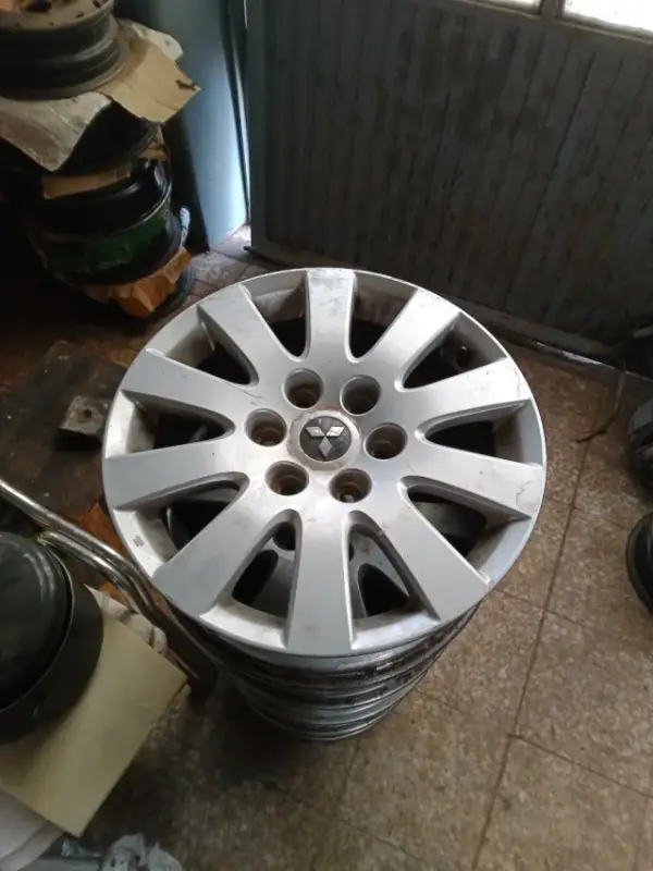 Mitsubishi (OEM) Montero · 18x8.0 6x139.7 ET46 · x5