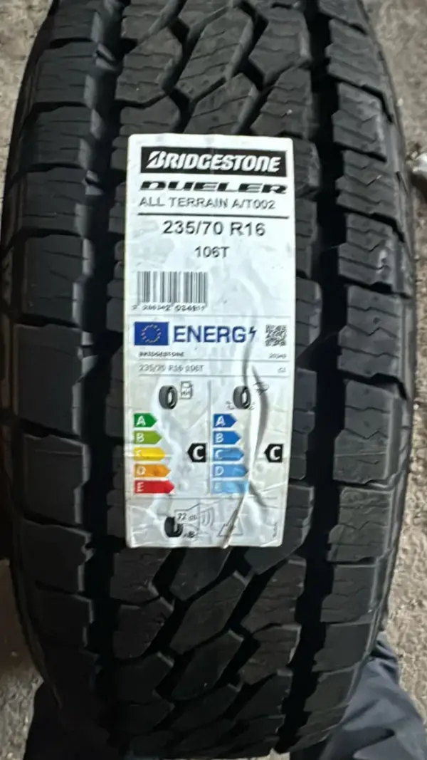 Bridgestone  Dueler All Terrain A/T002 · 235/70 R16 · x1