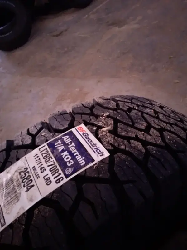 BFGoodrich  All-Terrain T/A ko3 · 265/70 R16 · x1