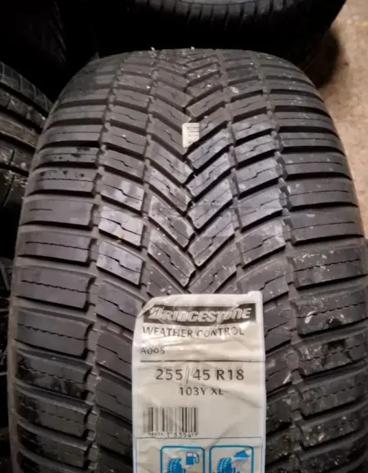Bridgestone Weather Control · 255/40 R18 · x1
