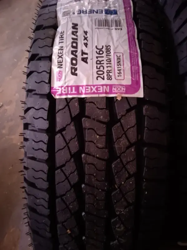 Nexen Roadian AT 4x4 · 205R16C · x1
