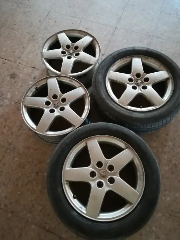 Peugeot (OEM) 407 · 16x6.5 5x108 ET44 · Michelin 205/55 R16 · x5