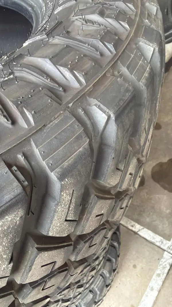 Maxxis RAZR MT · 295/70 R17 · x4 · Foto 5