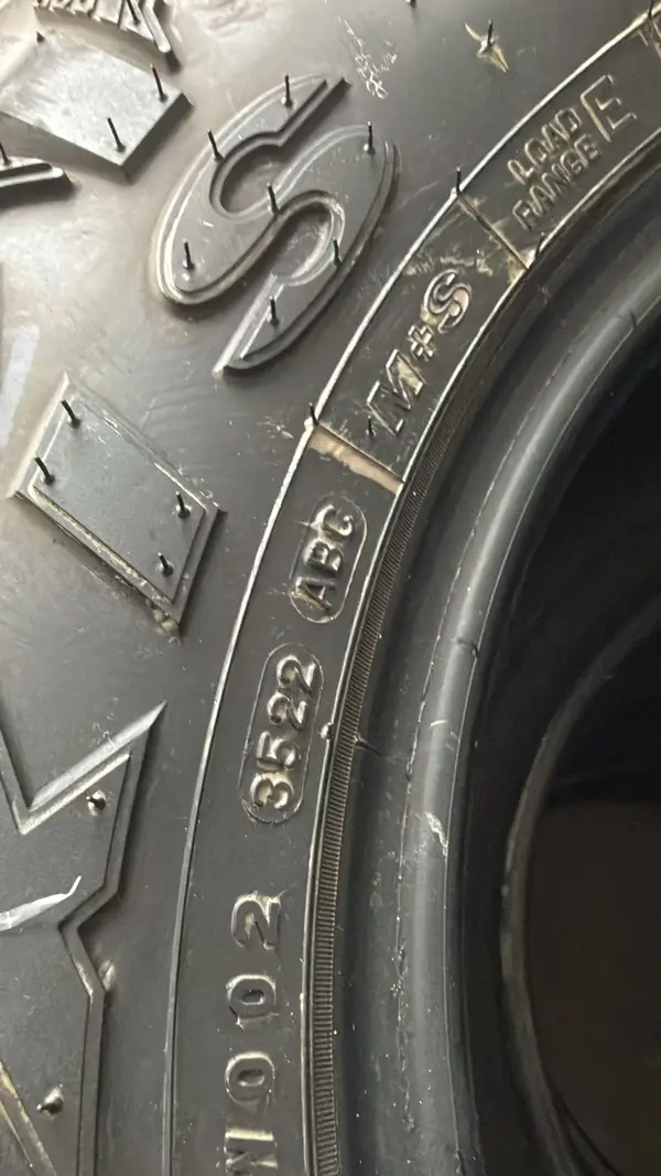 Maxxis RAZR MT · 295/70 R17 · x4 · Foto 6