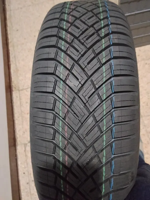 SEAT (OEM) · 15x6.0 5x100 ET38 · Continental 195/65 R15 · x4 · Foto 3