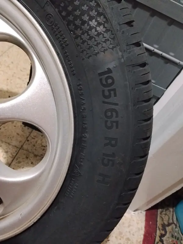 SEAT (OEM) · 15x6.0 5x100 ET38 · Continental 195/65 R15 · x4 · Foto 2