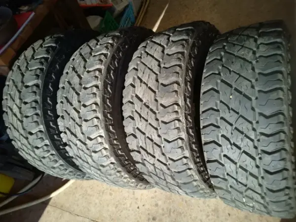 Nissan (OEM) · 17x8.0 6x114.3 ET0 · Cooper 265/65 R17 · x4