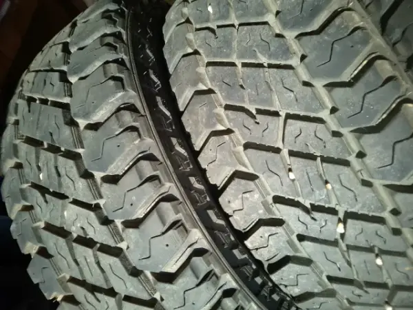 Nissan (OEM) · 17x8.0 6x114.3 ET0 · Cooper 265/65 R17 · x4 · Foto 3