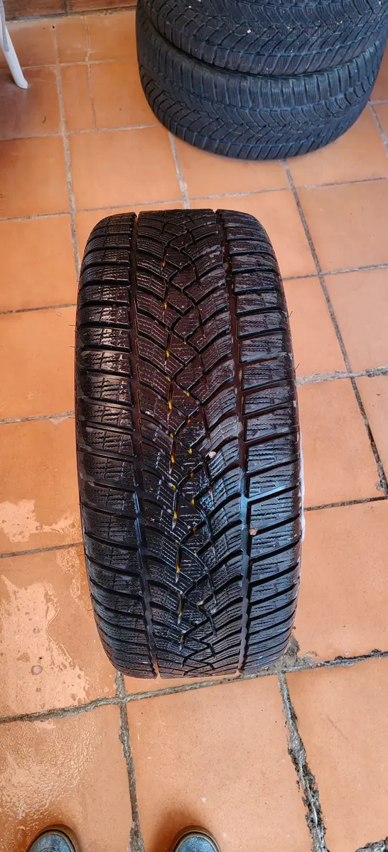 Volkswagen (OEM) · 18x8.0 5x112 ET40 · Goodyear 235/40 R18 · x4 · Foto 8