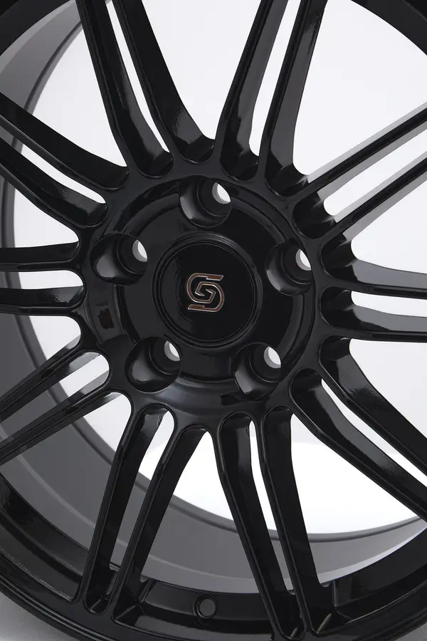 Samorai Victoria Negro brillo · 18x9.5 5x120 ET45 · x4 · Foto 4